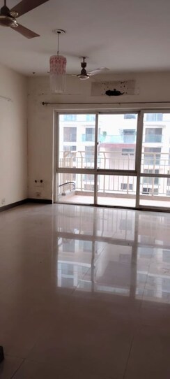 3.5 BHK + Servant Room Apartment For Rent in BPTP Park Grandeura