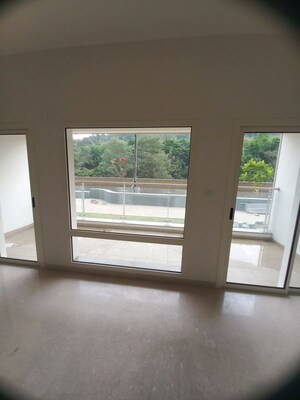Master Bedroom in 3.5 BHK Apartment at Bhusari Colony – for Rent
