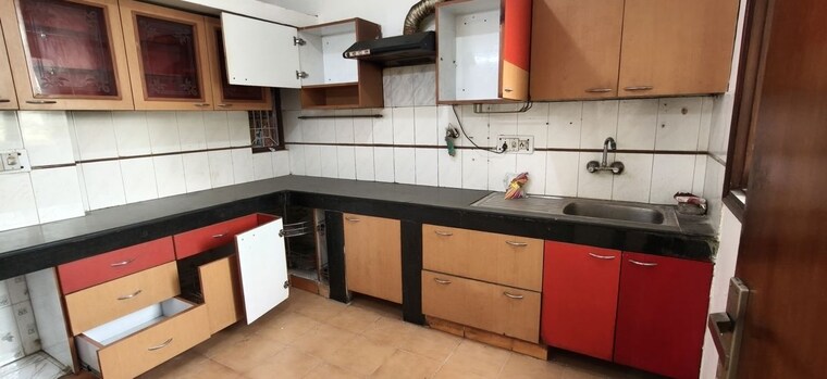 Kitchen, madhur-jivan-apartment 3 Bedroom 1750 Sq.Ft. Apartment In Sector 56 Gurgaon 10619086