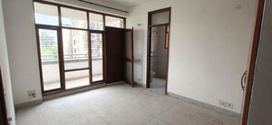 Room in 3 BHK Apartment at Madhur Jivan Apartment, Sector 56 – for Rent
