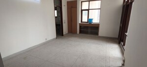 Room in 3 BHK Apartment at Madhur Jivan Apartment, Sector 56 – for Rent