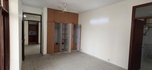 Room in 3 BHK Apartment at Madhur Jivan Apartment, Sector 56 – for Rent