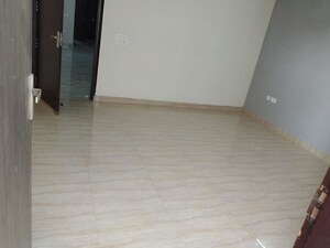 Room in 2 BHK Builder Floor at Sector 43 – for Rent