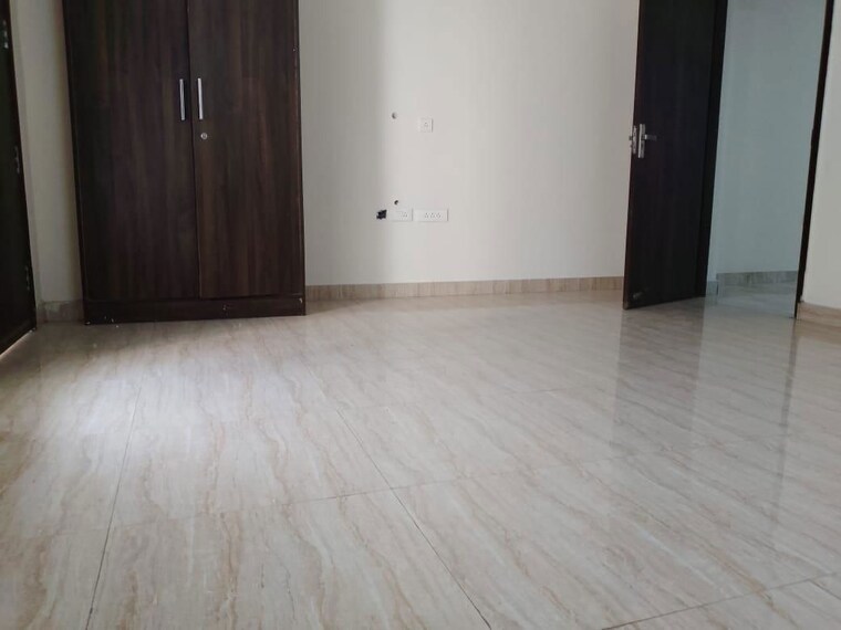Room, sector 43 2 Bedroom 1200 Sq.Ft. Builder Floor In Sector 43 Gurgaon 10619126