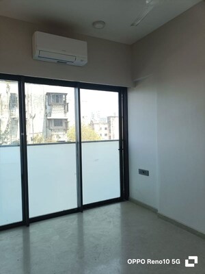 Room in 2 BHK Apartment at Rustomjee Paramount, Khar West – for Rent