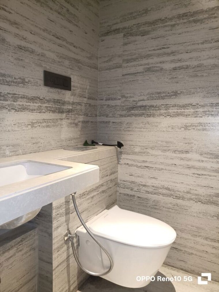 Bathroom, rustomjee-paramount 2 Bedroom 777 Sq.Ft. Apartment In Khar West Mumbai 10619148