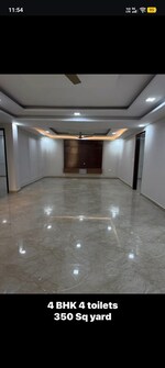 4 BHK + Servant Room 350 Sq.Yd. Builder Floor in Green Fields Colony