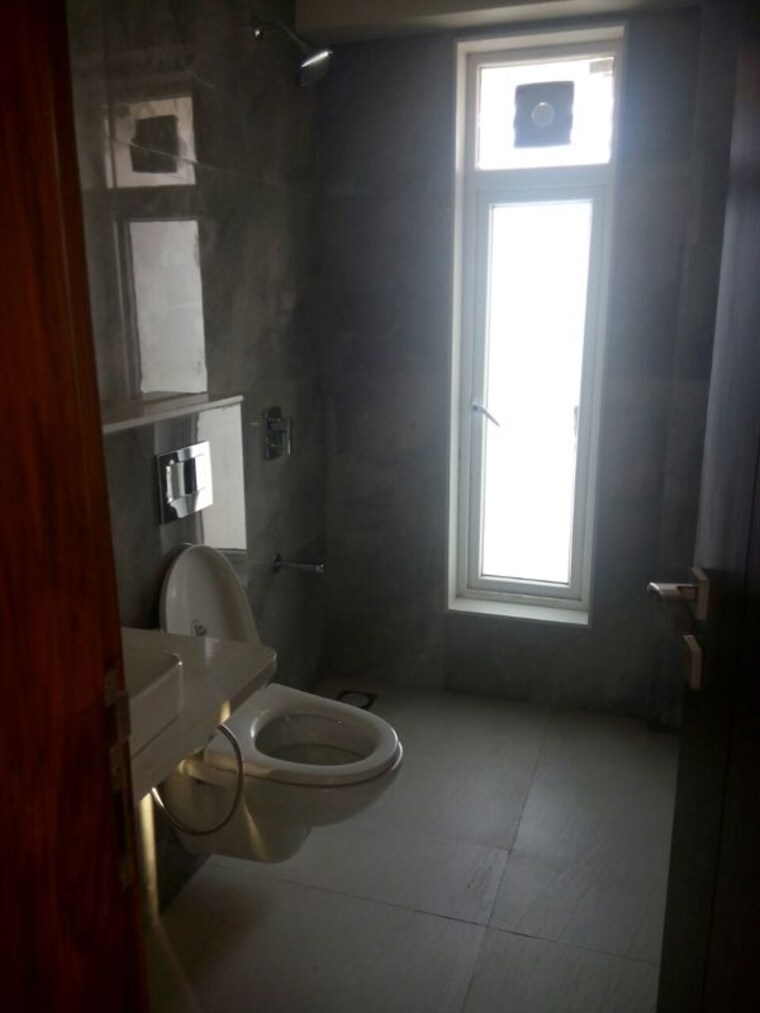 Bathroom, woodstock-gardens 3 Bedroom 989 Sq.Ft. Apartment In Santacruz West Mumbai 10619169