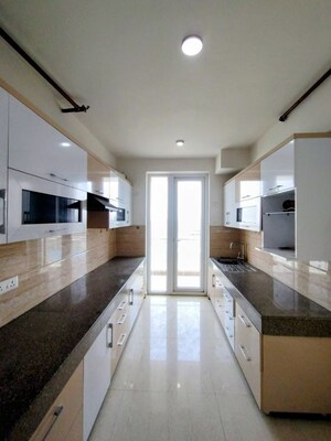 Kitchen in 3.5 BHK Apartment at Omaxe Royal Residency Faridabad, Sector 79 – for Rent