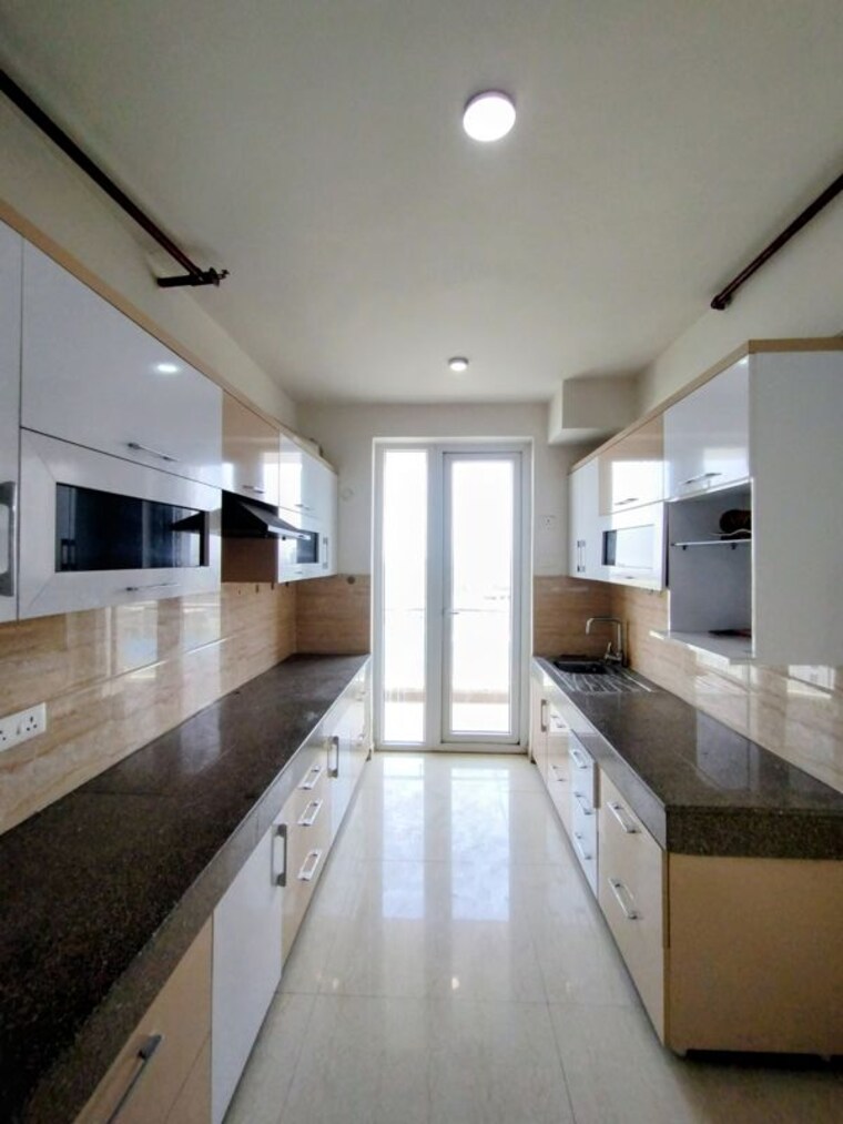 Kitchen, omaxe-royal-residency-faridabad 3.5 Bedroom 1925 Sq.Ft. Apartment In Sector 79 Faridabad 10619173