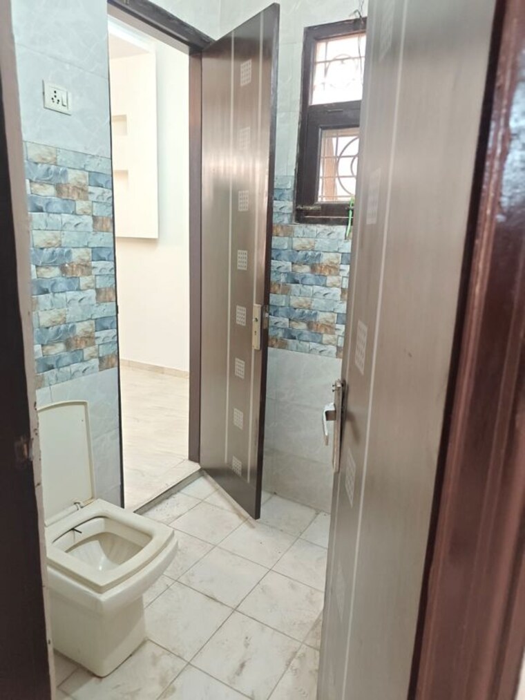 undefined, green fields colony 3 Bedroom 200 Sq.Yd. Builder Floor In Green Fields Colony Faridabad 10619185
