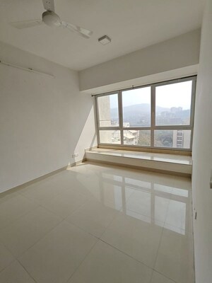 Room in 4 BHK Apartment at DB Woods, Goregaon East – for Rent