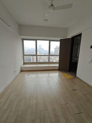 Room in 4 BHK Apartment at DB Woods, Goregaon East – for Rent