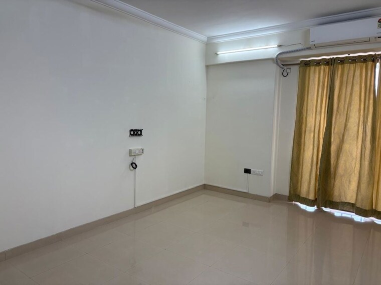 Room, satellite-tower 3 Bedroom 1700 Sq.Ft. Apartment In Goregaon East Mumbai 10619247