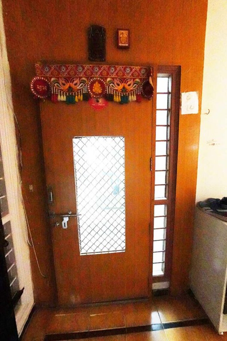 undefined, satellite 3 Bedroom 130 Sq.Yd. Apartment In Satellite Ahmedabad 10619268