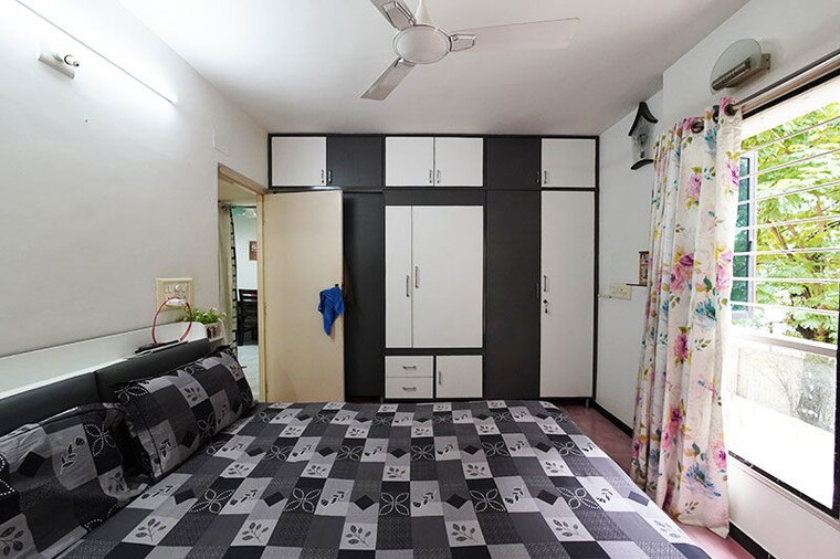 Bedroom, satellite 3 Bedroom 130 Sq.Yd. Apartment In Satellite Ahmedabad 10619268