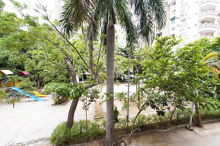 Garden, satellite 3 Bedroom 130 Sq.Yd. Apartment In Satellite Ahmedabad 10619268