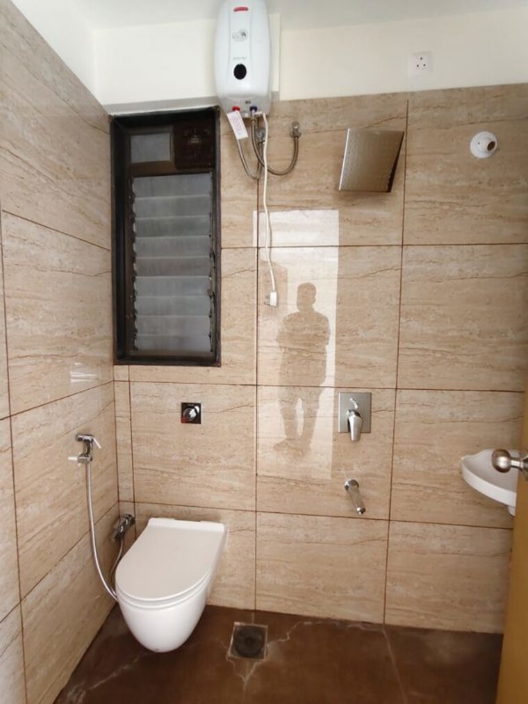 Bathroom, chandak-34-park-estate 3 Bedroom 821 Sq.Ft. Apartment In Goregaon West Mumbai 10619277