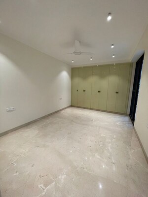 Room in 4 BHK Builder Floor at Greater Kailash ii – for Rent