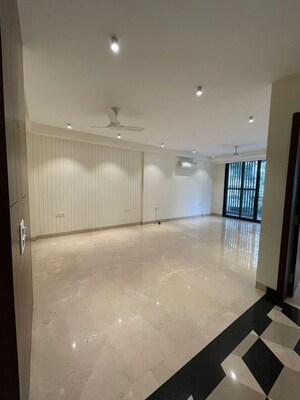 Room in 4 BHK Builder Floor at Greater Kailash ii – for Rent