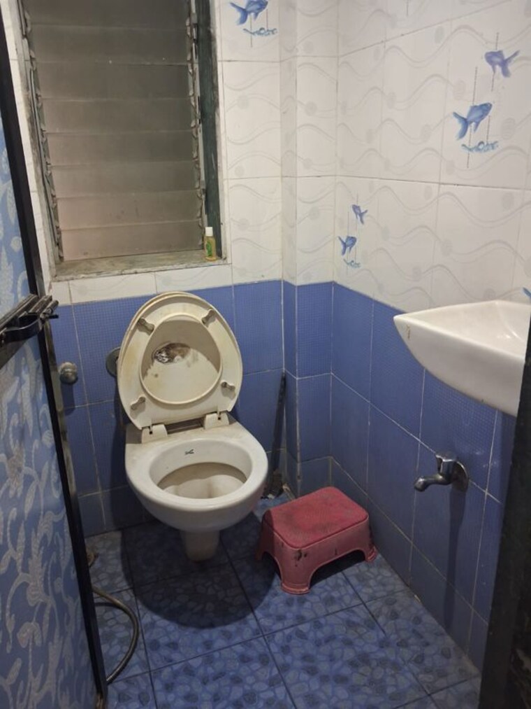 Bathroom, lokpuram-chs 1 Bedroom 450 Sq.Ft. Apartment In Vasant Vihar Thane 10619291