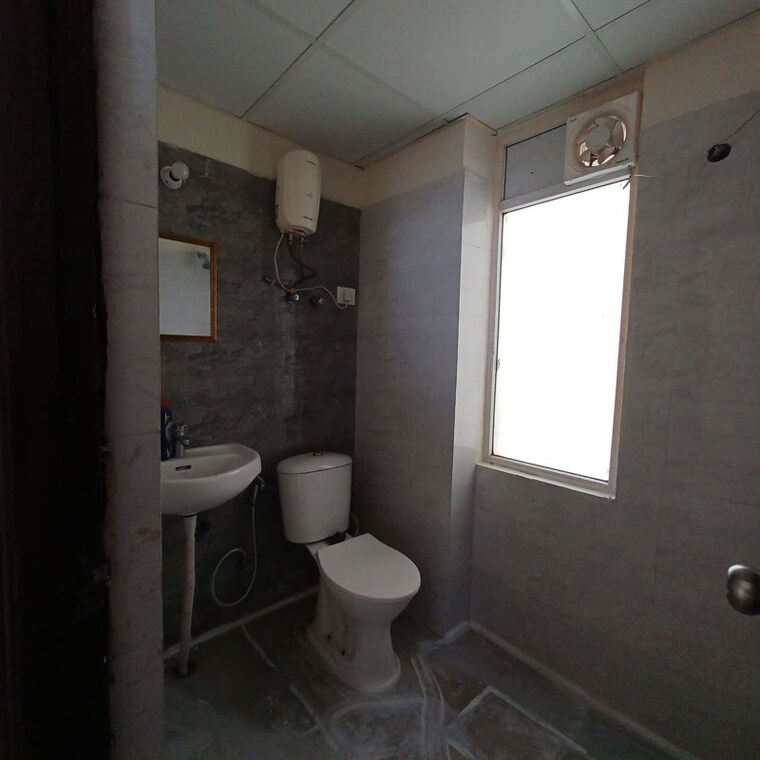 Bathroom, amrapali-enchante 2 Bedroom 805 Sq.Ft. Apartment In Tech Zone 4 Greater Noida Greater Noida 10619298