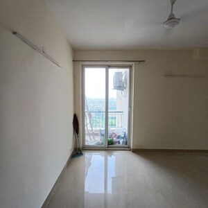 Room in 2 BHK Apartment at Amrapali Enchante, Tech Zone 4 Greater Noida – for Sale