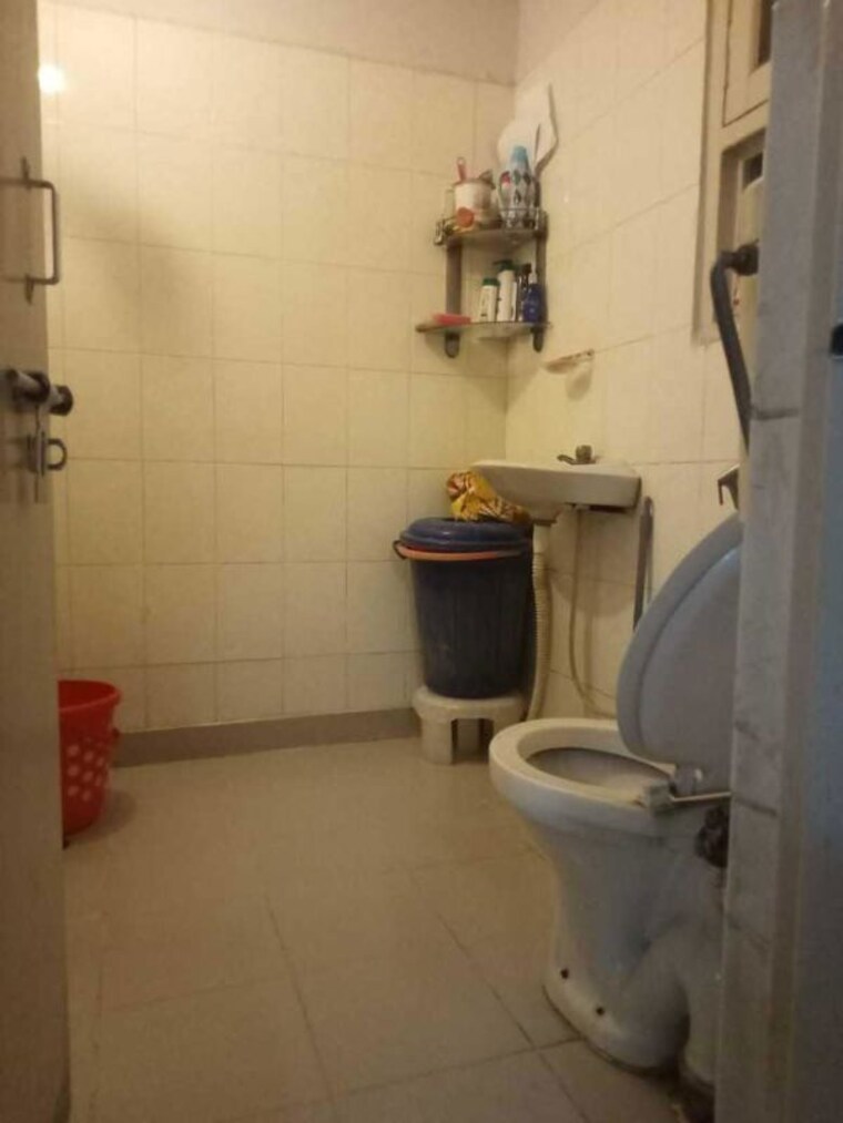 Bathroom, sector 21 1 Bedroom 1000 Sq.Ft. Builder Floor In Sector 21 Gurgaon 10619326