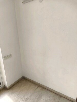 Room in 2 BHK Builder Floor at Sector 21 – for Rent