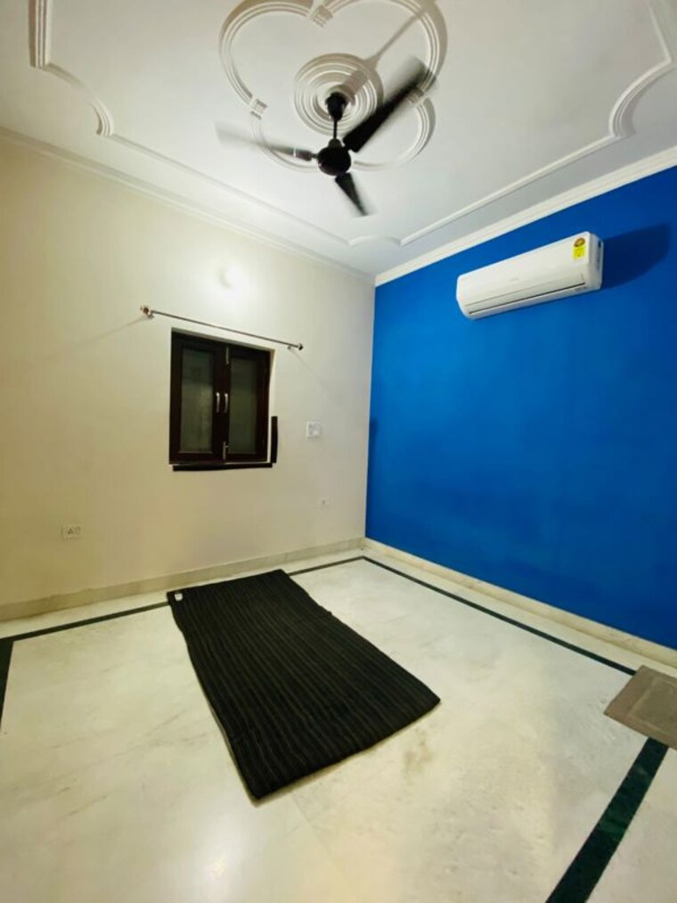 Team Area, dwarka mor 2 Bedroom 55 Sq.Yd. Builder Floor In Dwarka Mor Delhi 10619384
