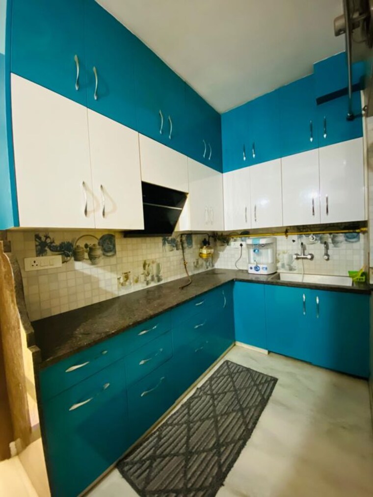 Kitchen, dwarka mor 2 Bedroom 55 Sq.Yd. Builder Floor In Dwarka Mor Delhi 10619384