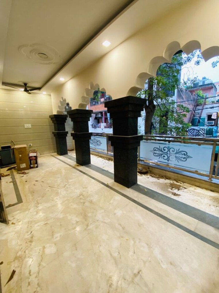  Parking, dwarka mor 2 Bedroom 55 Sq.Yd. Builder Floor In Dwarka Mor Delhi 10619384