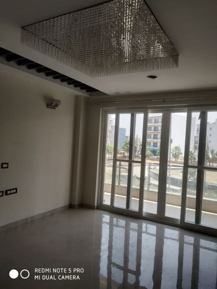 Balcony, versalia-woodwinds 4 Bedroom 300 Sq.Yd. Builder Floor In Sector 67 Gurgaon 10619433