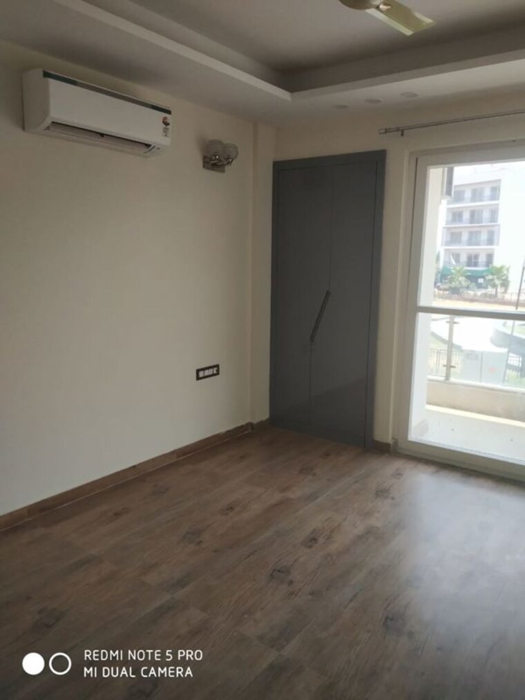 Room, versalia-woodwinds 4 Bedroom 300 Sq.Yd. Builder Floor In Sector 67 Gurgaon 10619433