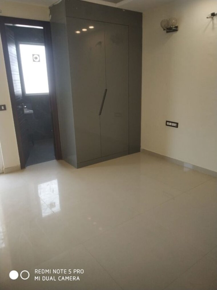 Room, versalia-woodwinds 4 Bedroom 300 Sq.Yd. Builder Floor In Sector 67 Gurgaon 10619433