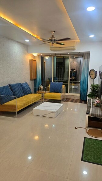 2.5 BHK + Store Room 1050 Sq.Ft. Apartment in Rustomjee OZone