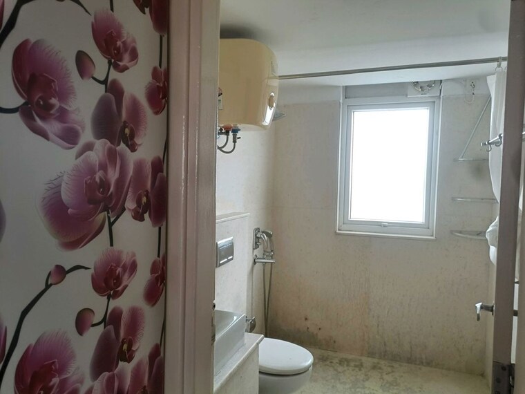 Bathroom, sector 23 3 Bedroom 1520 Sq.Ft. Builder Floor In Sector 23 Gurgaon 10619432