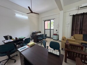 Team Area in  Shop at Colvale – for Rent