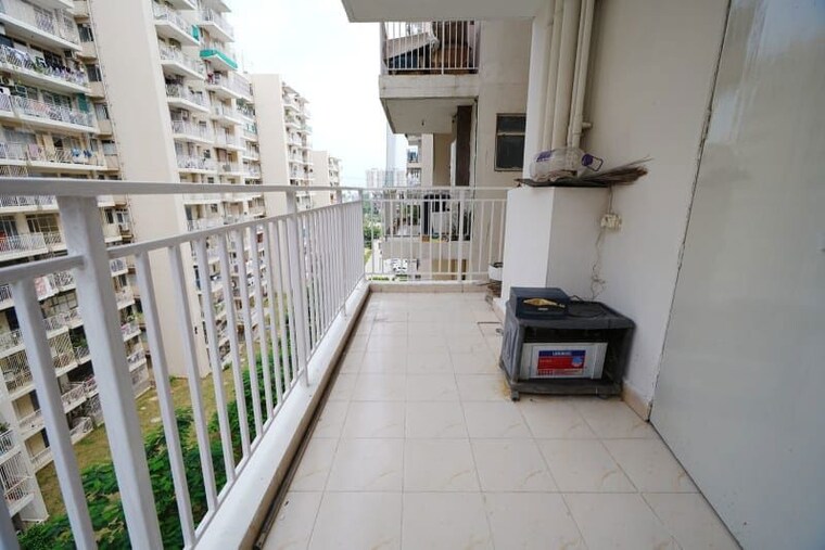 Balcony, suncity-avenue-102 2 Bedroom 725 Sq.Ft. Apartment In Sector 102 Gurgaon 10619420