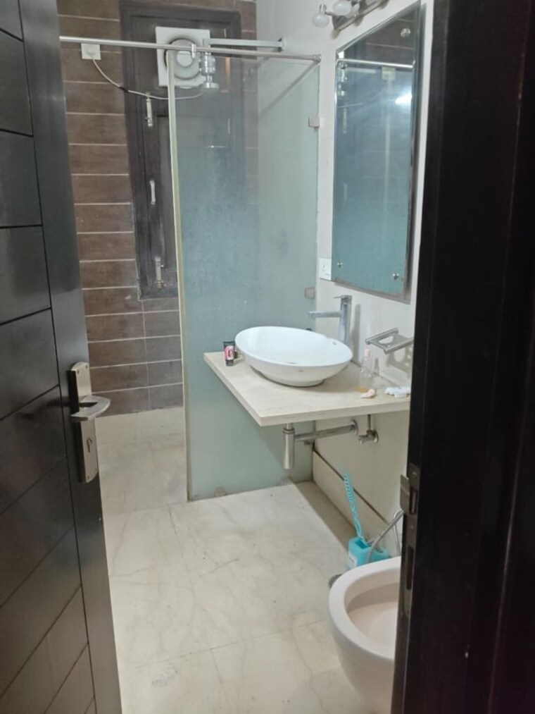 Bathroom, sector 39 2 Bedroom 700 Sq.Ft. Builder Floor In Sector 39 Gurgaon 10619442
