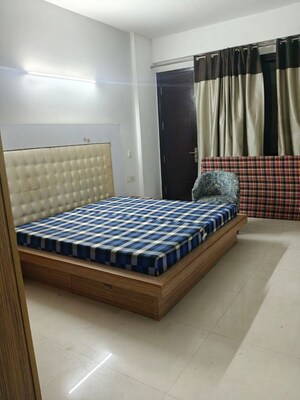 Bedroom in 2 BHK Builder Floor at Sector 39 – for Rent