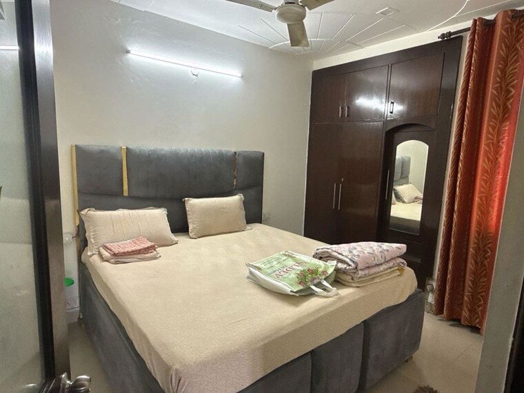 Bedroom, palam vihar 3 Bedroom 1550 Sq.Ft. Builder Floor In Palam Vihar Gurgaon 10619444