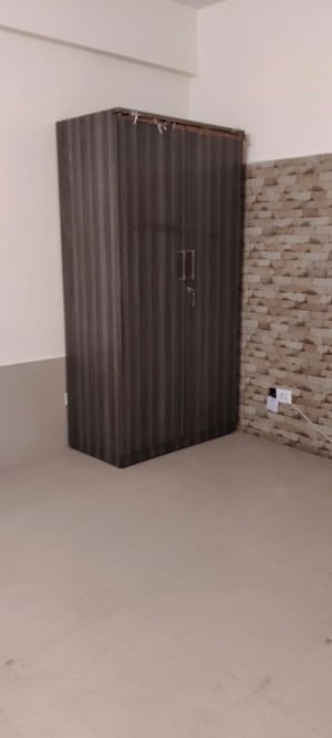 Room in 3 BHK Villa at Puri Vip Floors, Sector 81 – for Rent