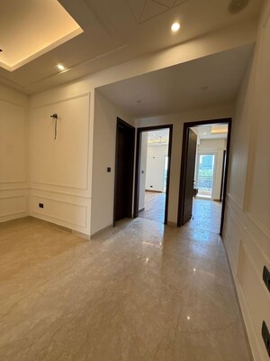 Room in 3 BHK Builder Floor at Palam Vihar – for Rent