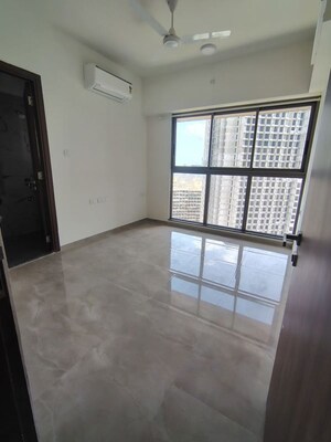 Room in 3.5 BHK Apartment at Sheth Auris Serenity Tower 3, Malad West – for Sale