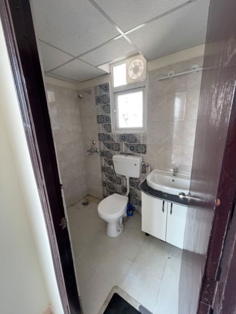 Bathroom, signature-global-proxima 2 Bedroom 598 Sq.Ft. Apartment In Sector 89 Gurgaon 10619470