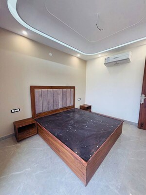 Bedroom in 1 BHK Builder Floor at Sector 39 – for Rent