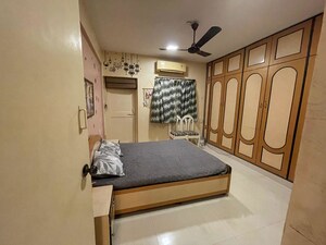 Bedroom in 2 BHK Apartment at Versova – for Rent