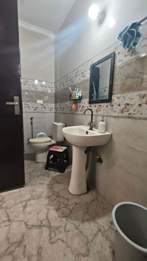 Team Area in 3 BHK Builder Floor at Green Fields Colony – for Rent