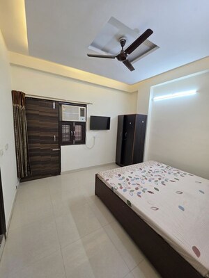 Bedroom in 1 BHK Builder Floor at Sector 43 – for Rent